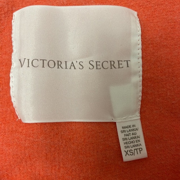 Victoria’s Secret Kiss Sweatshirt - Picture 4 of 5